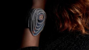 Часы Audemars Piguet Высокого ювелирного искусства: Sapphire Orbe