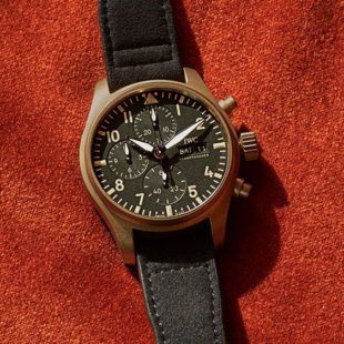 Элегантность и стиль мужских часов IWC “10 Years of MR PORTER” Pilot’s Watch Chronograph